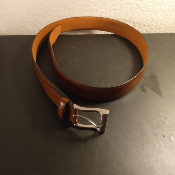 GORGEOUS NEW Berragamo Italy Tan Sz 40" Genuine Leather Belt w Chrome Buckle. - Picture 5 of 5